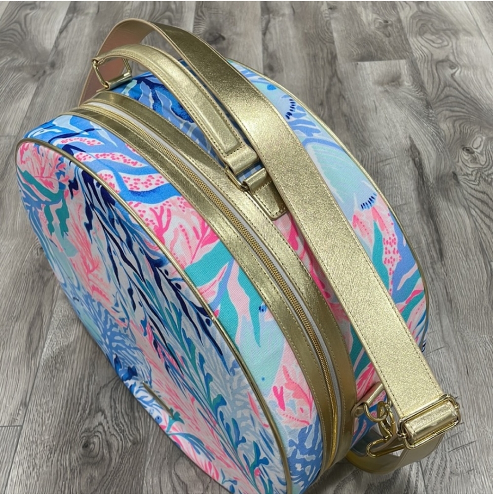 Lilly Pulitzer Perfect condition Kaleidoscope Coral Round Luggage Bag - Picture 10 of 12